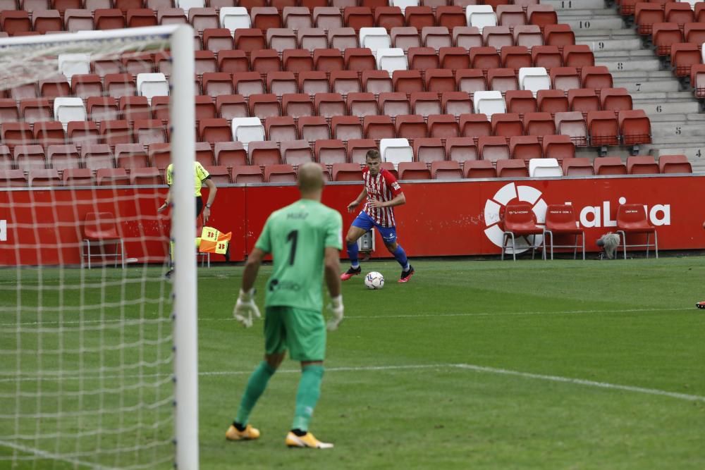 El partido entre el Sporting y el Logroñés, en imágenes