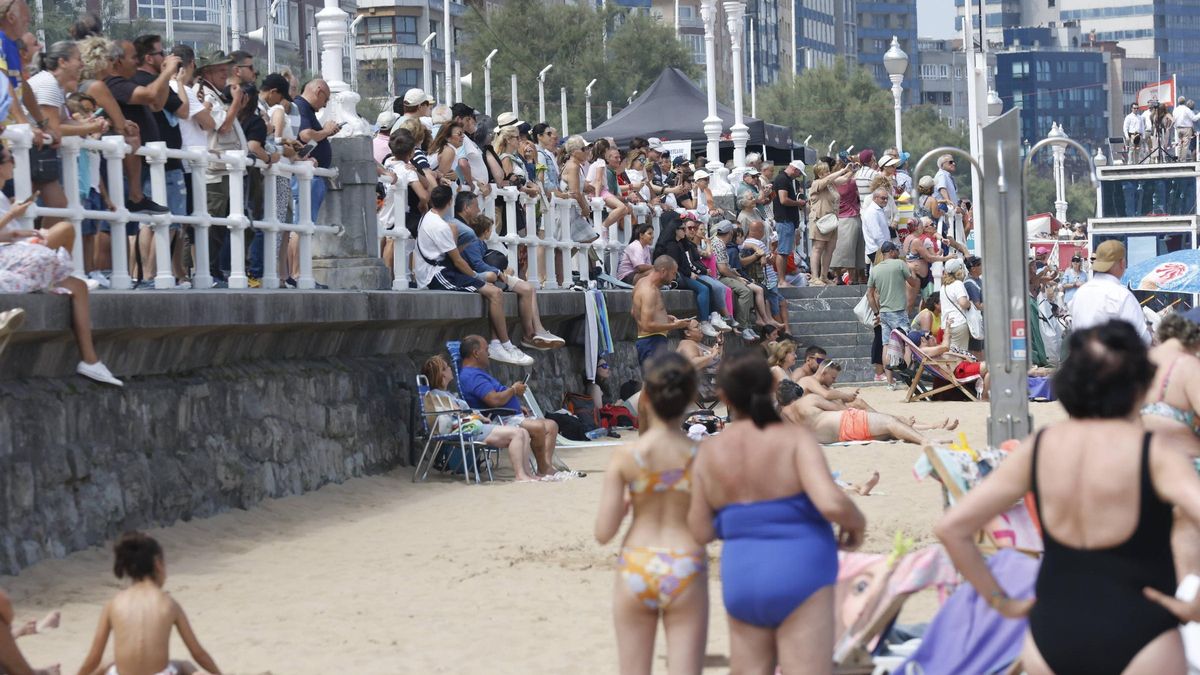 La segunda jornada de ensayos del Festival Aéreo de Gijón, en imágenes