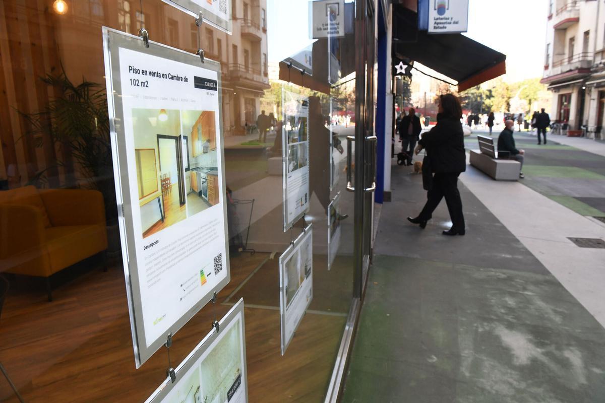 Escaparate de una inmobiliaria en A Coruña