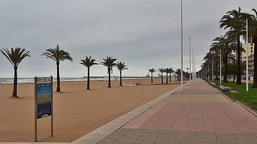 Insólito Lunes santo en la playa más turística de la Safor