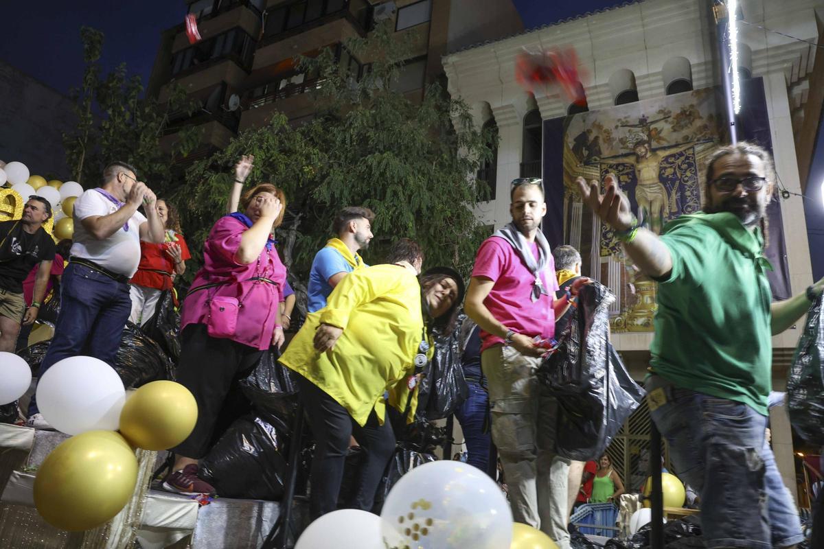 Por cien años más de carrozas en Sant Joan
