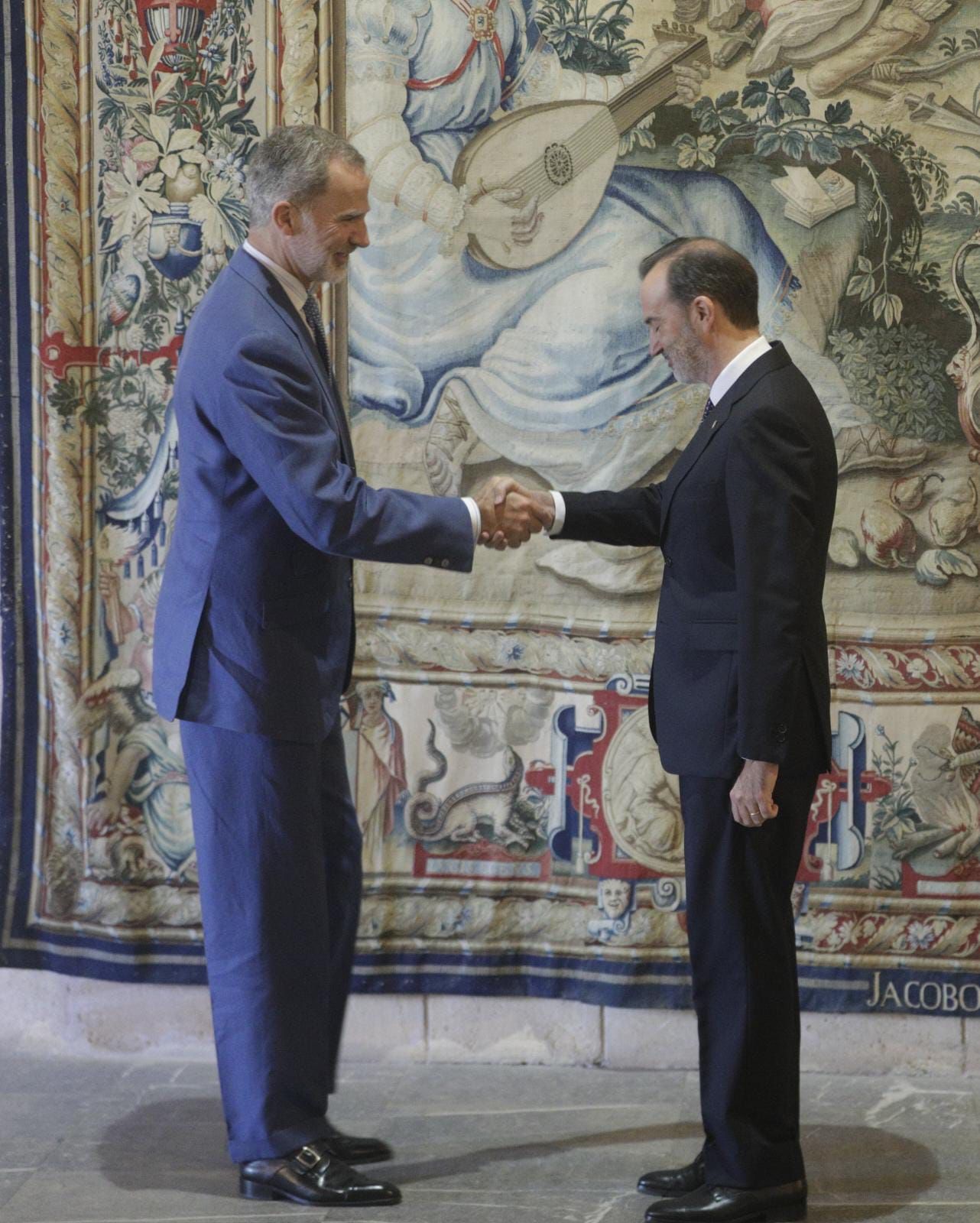 El rey Felipe VI recibe en la Almudaina a las principales autoridades de Baleares