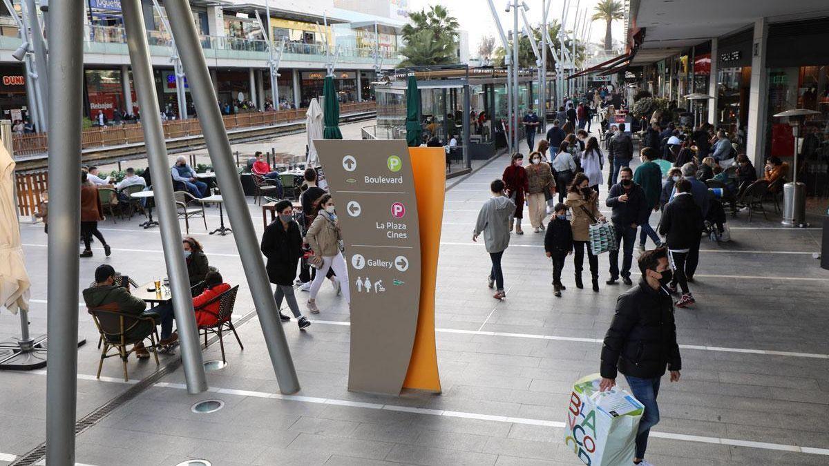 Qué días de Navidad están abiertos en Zaragoza los supermercados y centros  comerciales