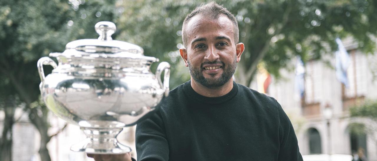 David Martín con la Copa de la Reina.