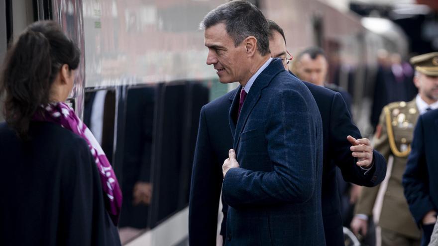 Sánchez viaja a Dubái para participar en la COP con la ambición de los acuerdos de París
