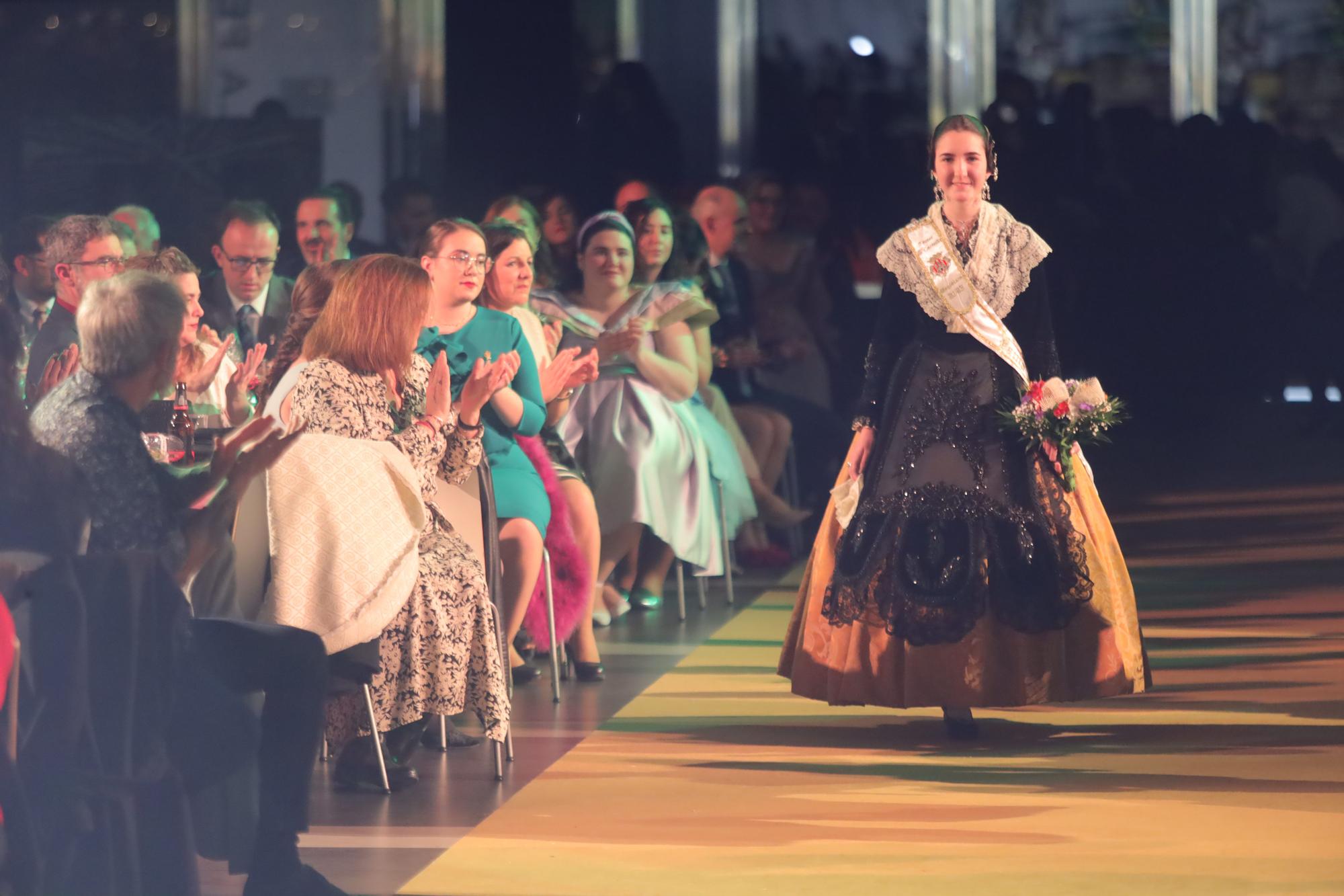 Galania a la reina infantil de las fiestas de la Magdalena