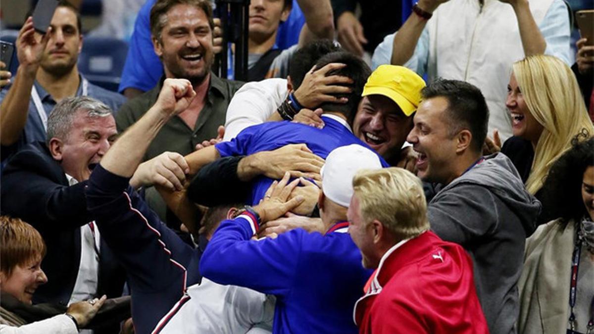Djokovic celebrando el título de US Open 2015 con su palco