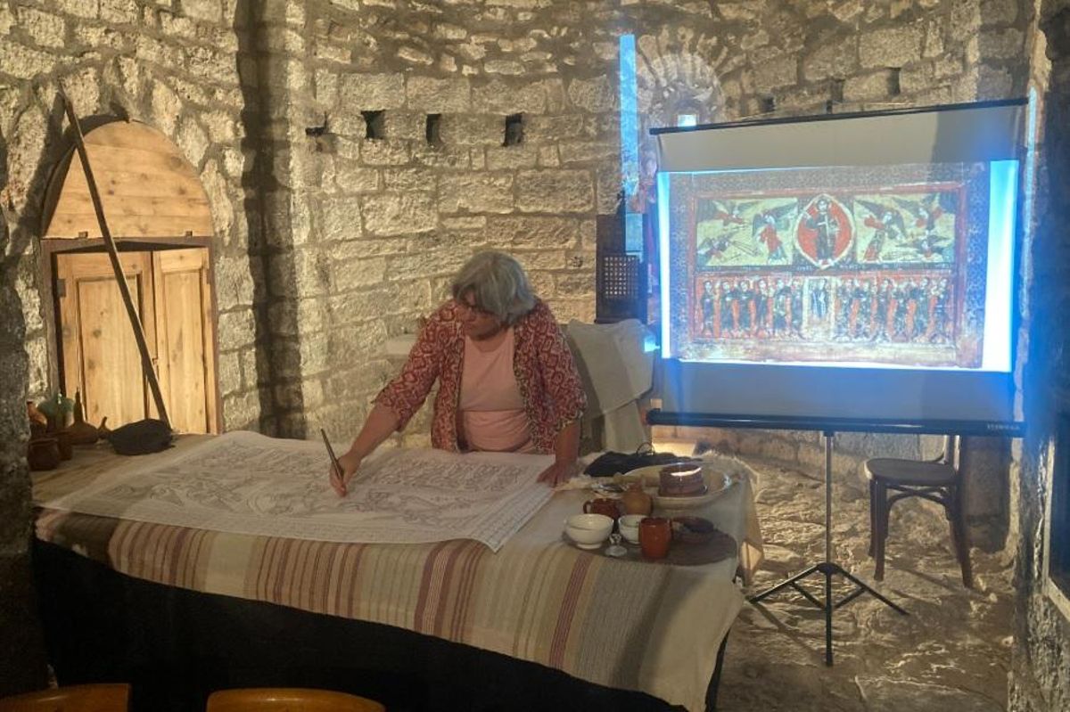 Laura de Castellet mostra com farà la reproducció romànica