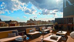 Nova terrassa a l’última planta del Renaissance Barcelona Hotel.