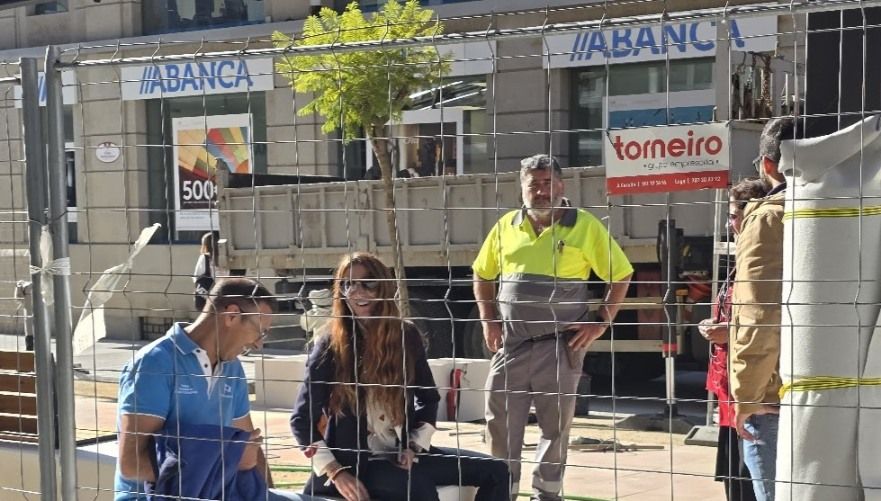 La calle de Clara Campoamor, antes Conde Vallelano, afronta la instalación de mobiliario y la plantación de jacarandas.