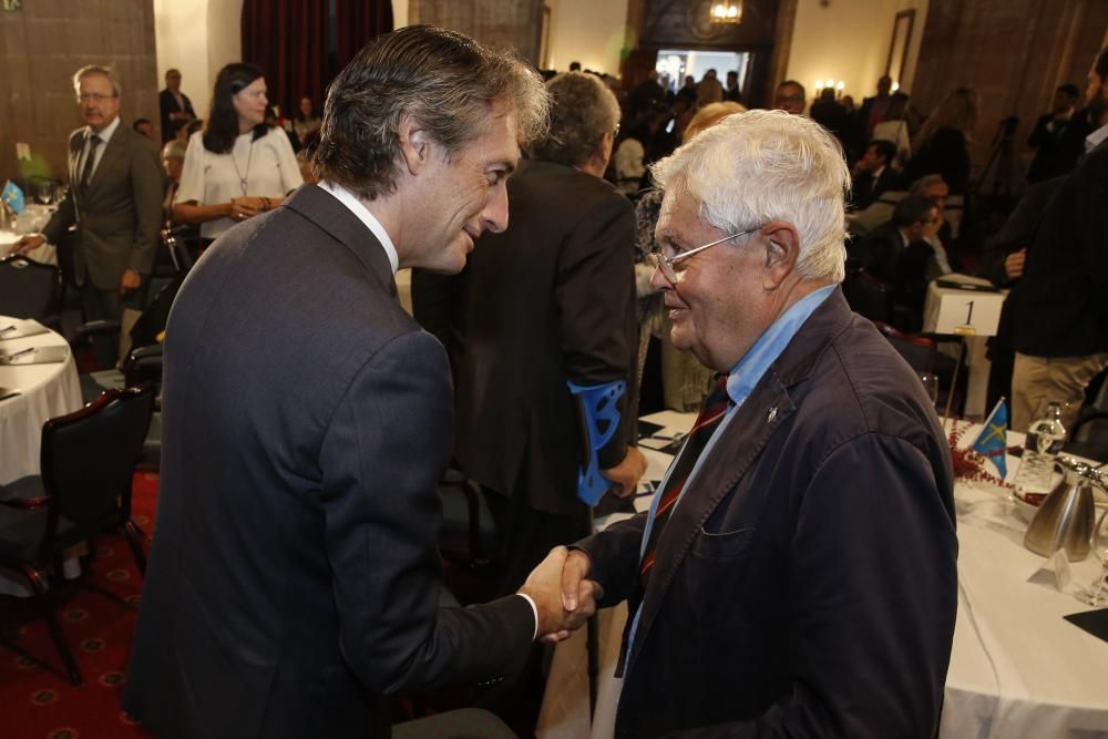 Íñigo de la Serna, Ministro de Fomento, analiza el "Presente y futuro de las infraestructuras en Asturias"