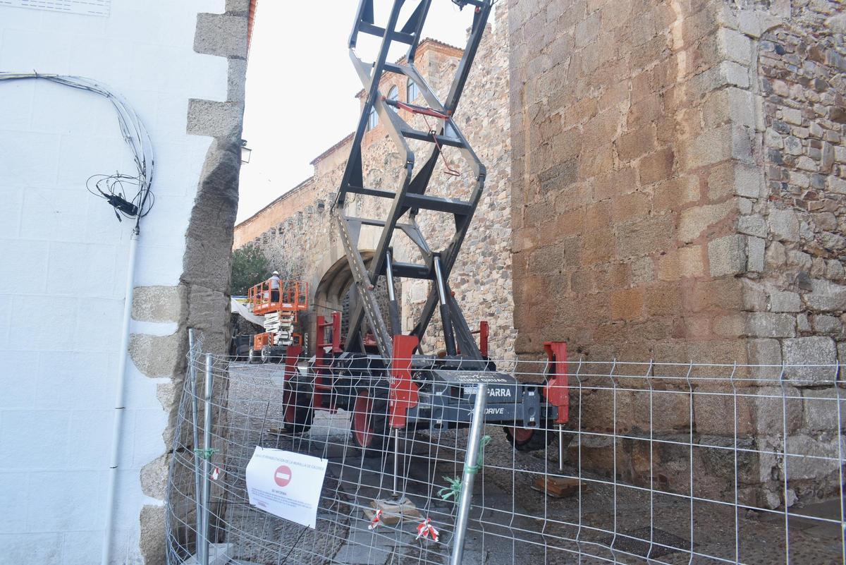 Galería | El Arco de la Estrella de Cáceres cierra por las mañanas Galería | El Arco de la Estrella de Cáceres cierra por las mañanas
