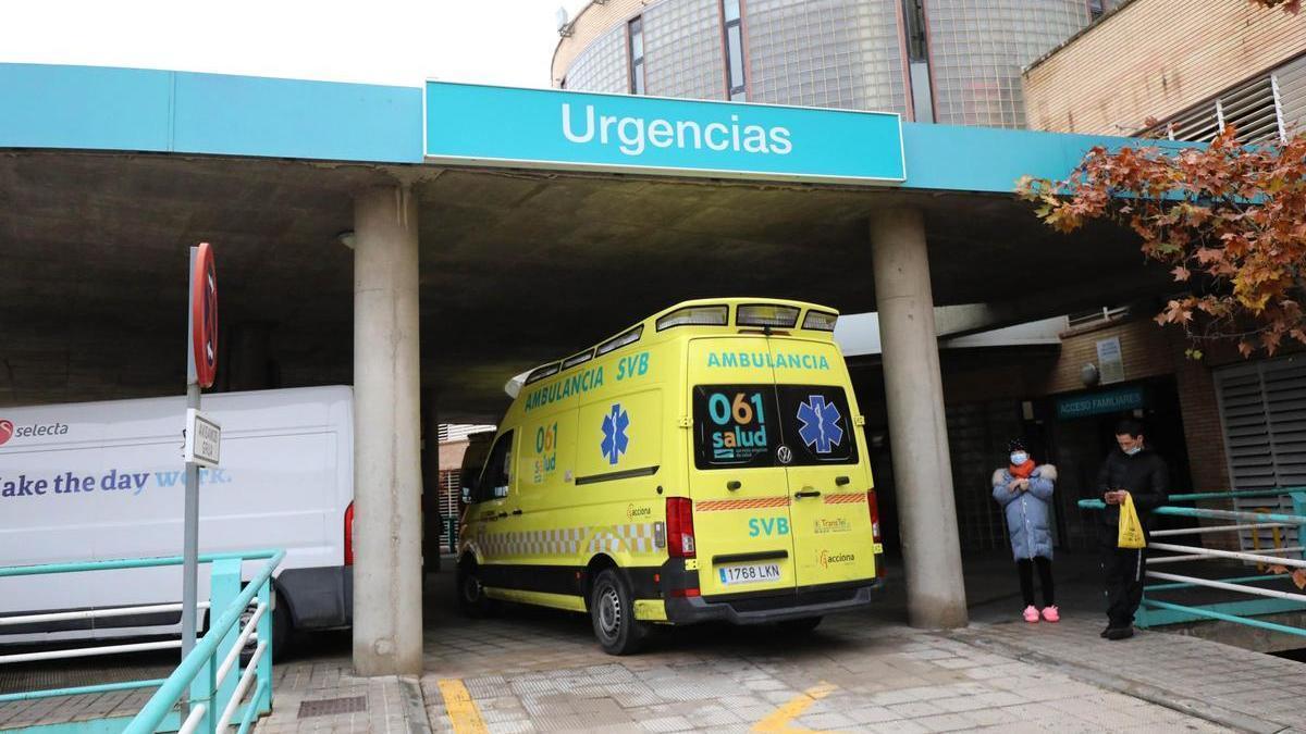 Imagen de recurso de la entrada a las Urgencias del hospital Clínico Lozano Blesa, donde ingresó la víctima de esta agresión en la madrugada del 8 de diciembre de 2024.