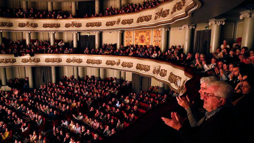 El público abarrota los palcos del Teatro Afundación // J. Lores