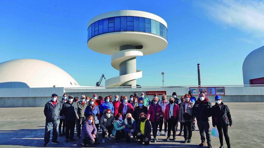 El grupo de caminantes, antes de ponerse en marcha.