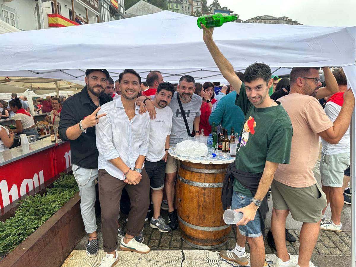 Las fiestas del Rosario de Luarca: emoción y alegría bajo la lluvia