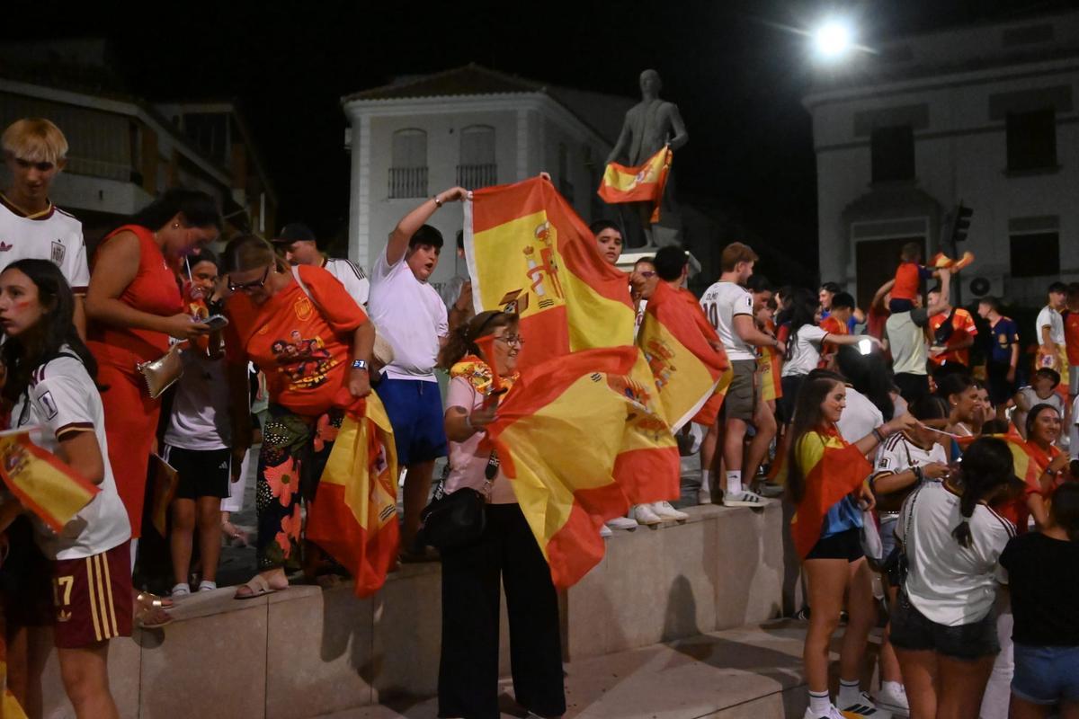 Así vive la provincia de Córdoba la final del Mundial: pantallas en las plazas y miles de aficionados Así vive la provincia de Córdoba la final del Mundial: pantallas en las plazas y miles de aficionados