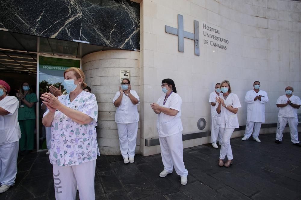 Minuto de silencio en el HUC