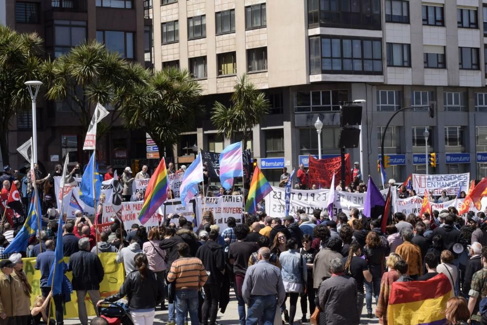 Los sindicatos minoritarios reclaman en Gijón políticas contra la precariedad