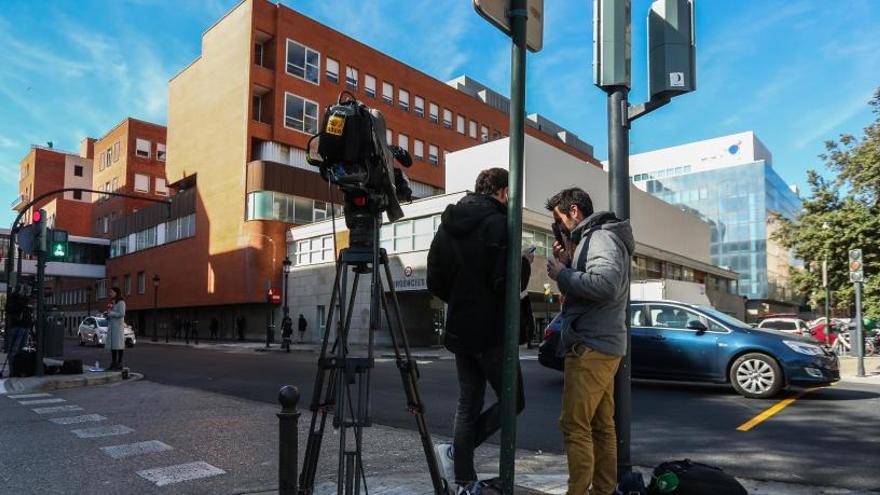 Imagen del Hospital Clínico de València, donde hay tres infectados.