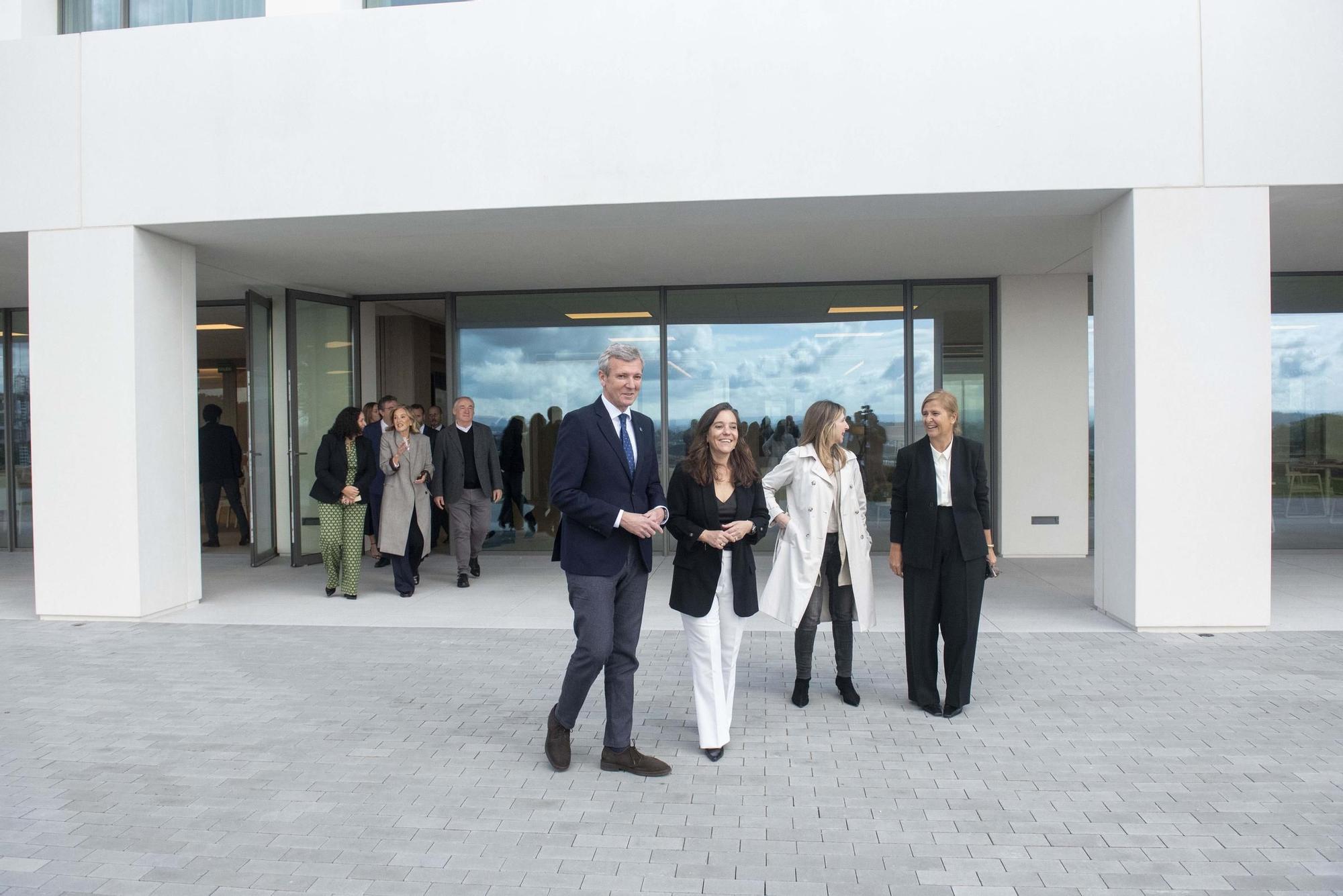 Visita a la nueva residencia de mayores de Eirís financiada por la Fundación Amancio Ortega