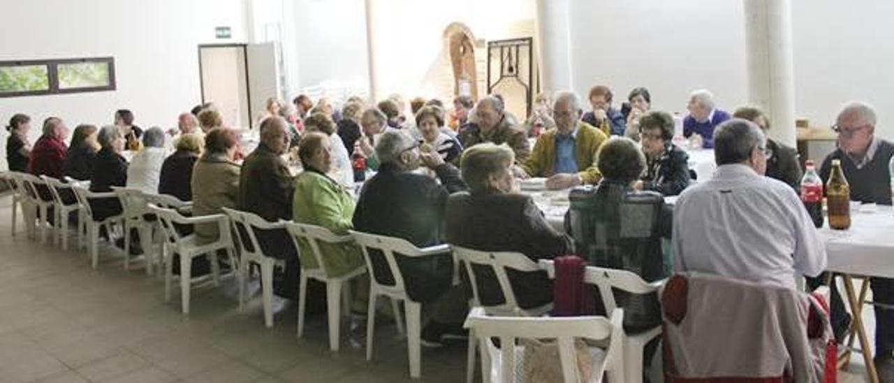 Las personas mayores son destinatarias de los servicios sociales de los ayuntamientos.