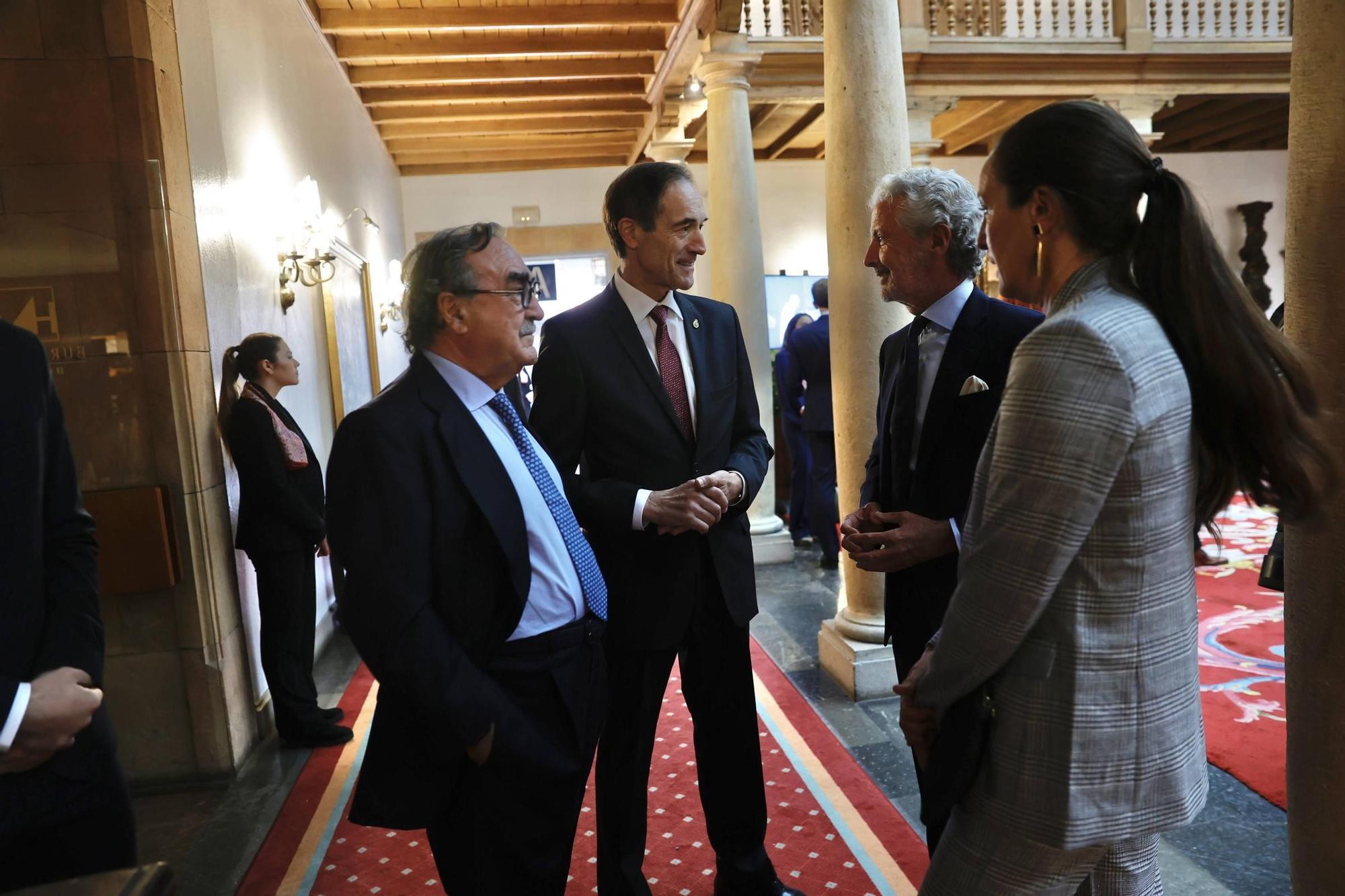 EN IMÁGENES: Personalidades, políticos y premiados se dan cita en el hotel de la Reconquista antes de la ceremonia de entrega de los Premios "Princesa"