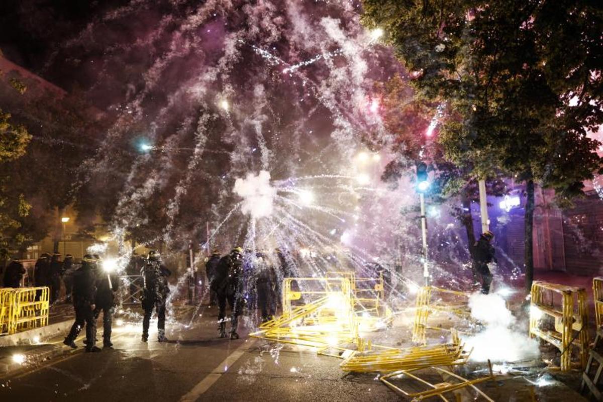 Manifestaciones violentas en Nanterre, Francia, después de que la policía matara a tiros a un joven de 17 años