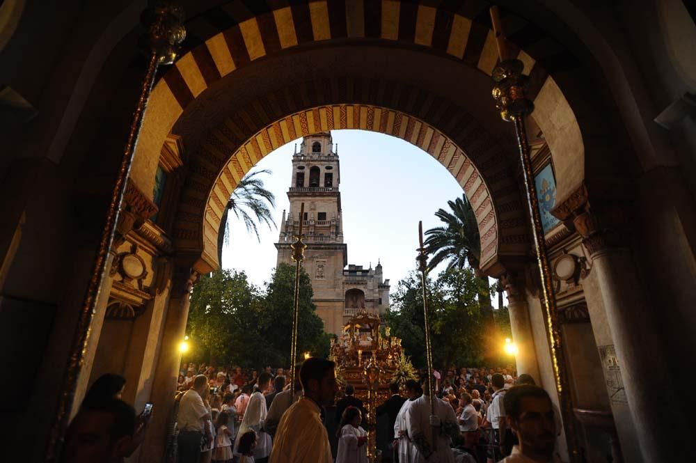 La Virgen de Acá vuelve a las calles del Alcázar Viejo