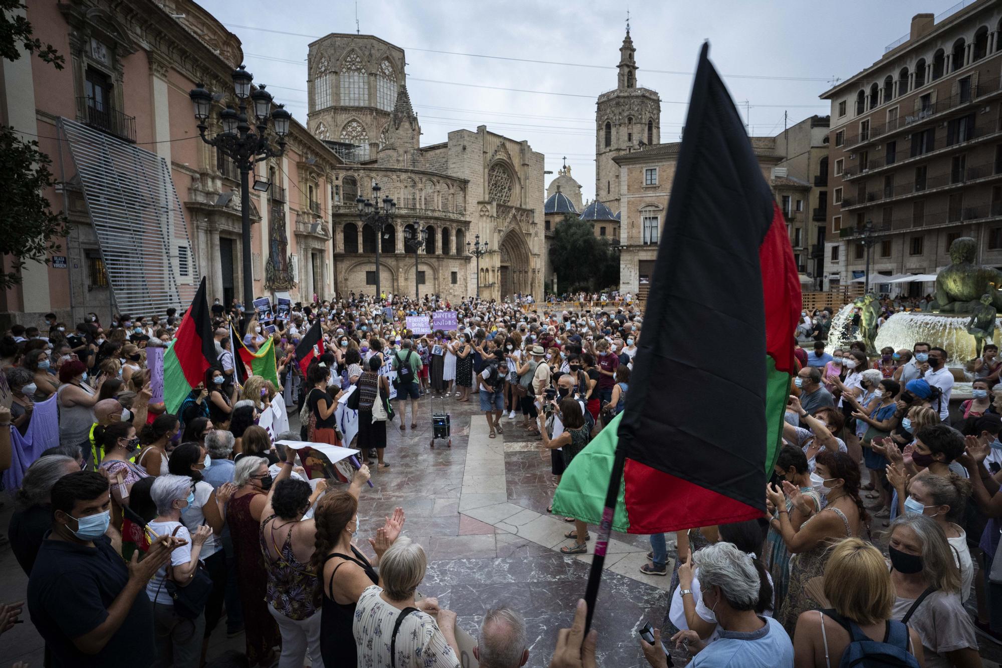 Concentración en València por los derechos de las mujeres afganas