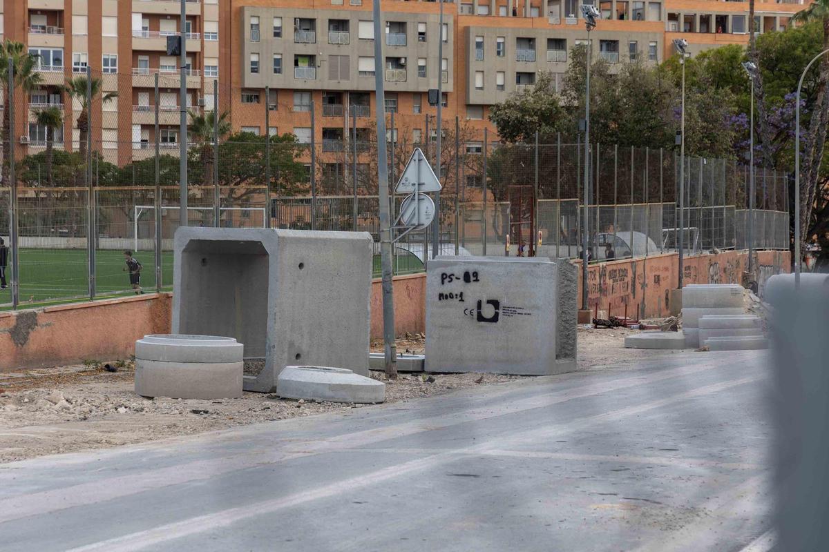 Los vecinos de San Blas claman de nuevo por la tala de árboles en el barrio