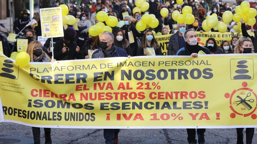 La manifestación fue secundada por decenas de profesionales del sector.   | // ALBA VILLAR