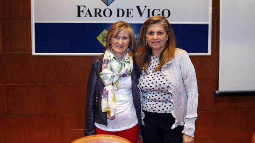 Victoria Cadarso (dcha.) fue presentada por la psicóloga Pilar Álvarez Ilarri.  // Marta G. Brea