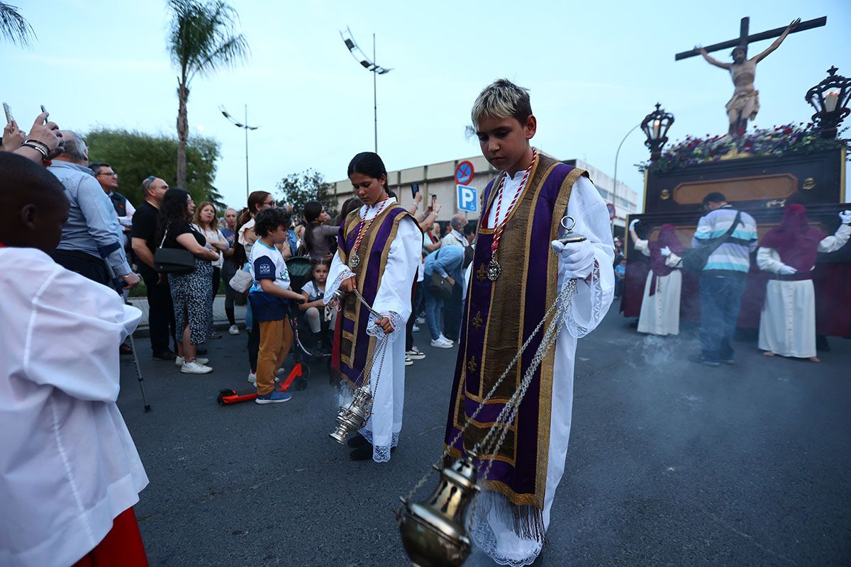 La salida del Cristo de las Lágrimas, en imágenes