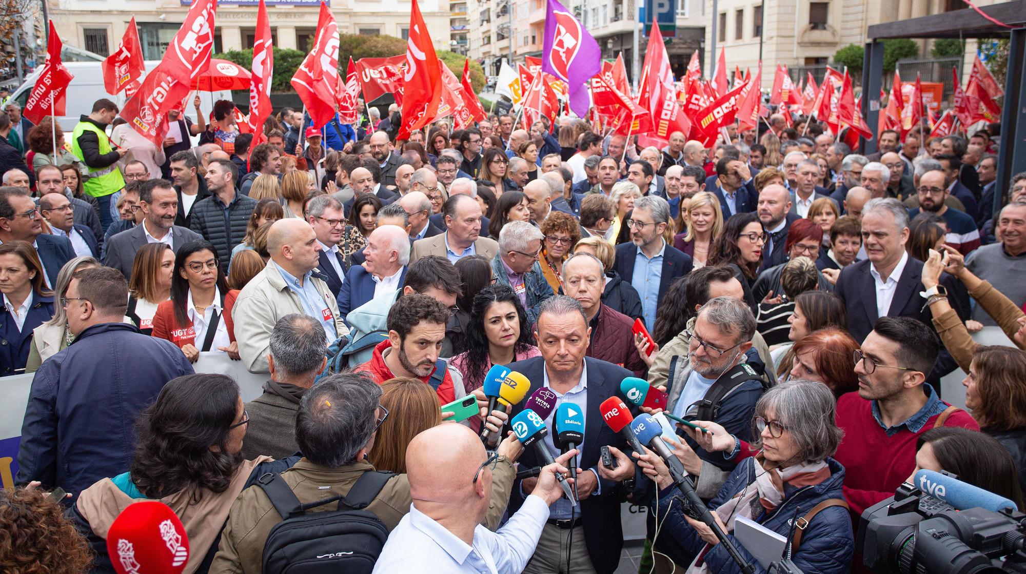 Concentración para reclamar una financiación justa para la provincia de Alicante