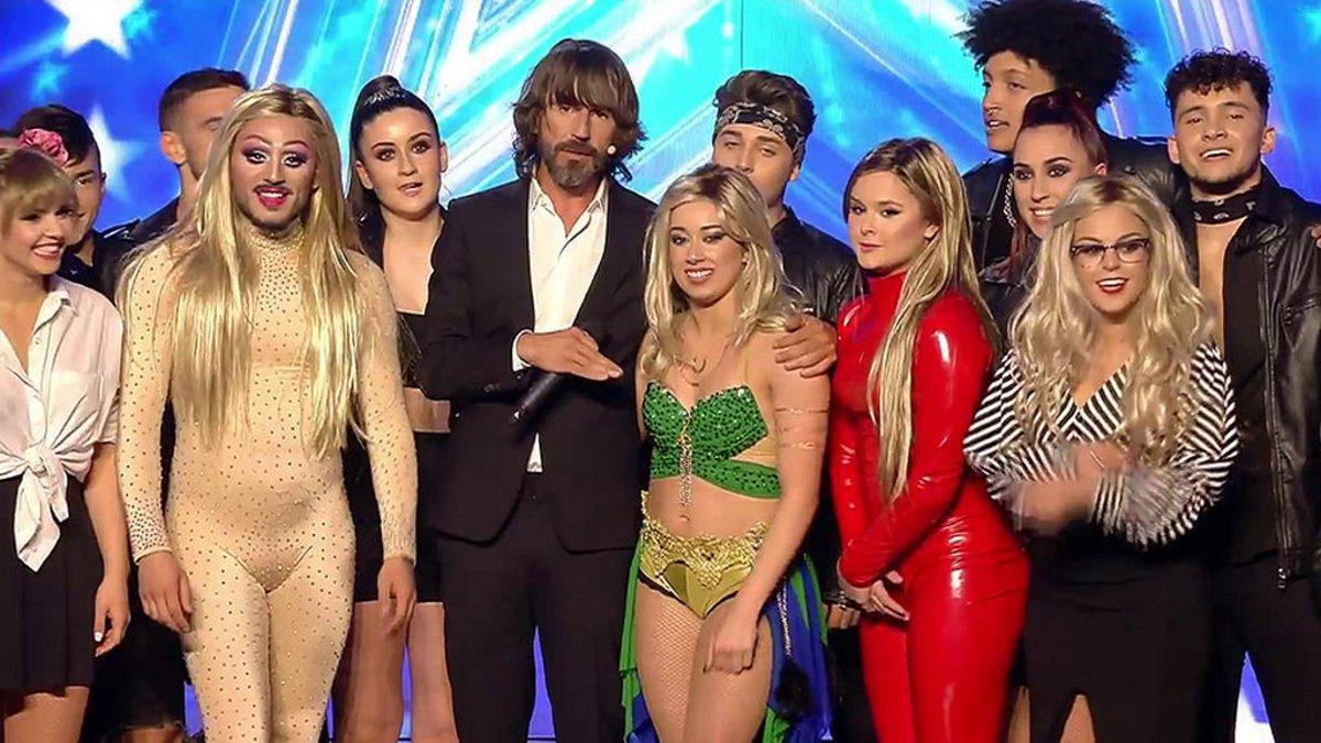 Santi Millan con QDS Megacrew en la semifinal de 'Got Talent'