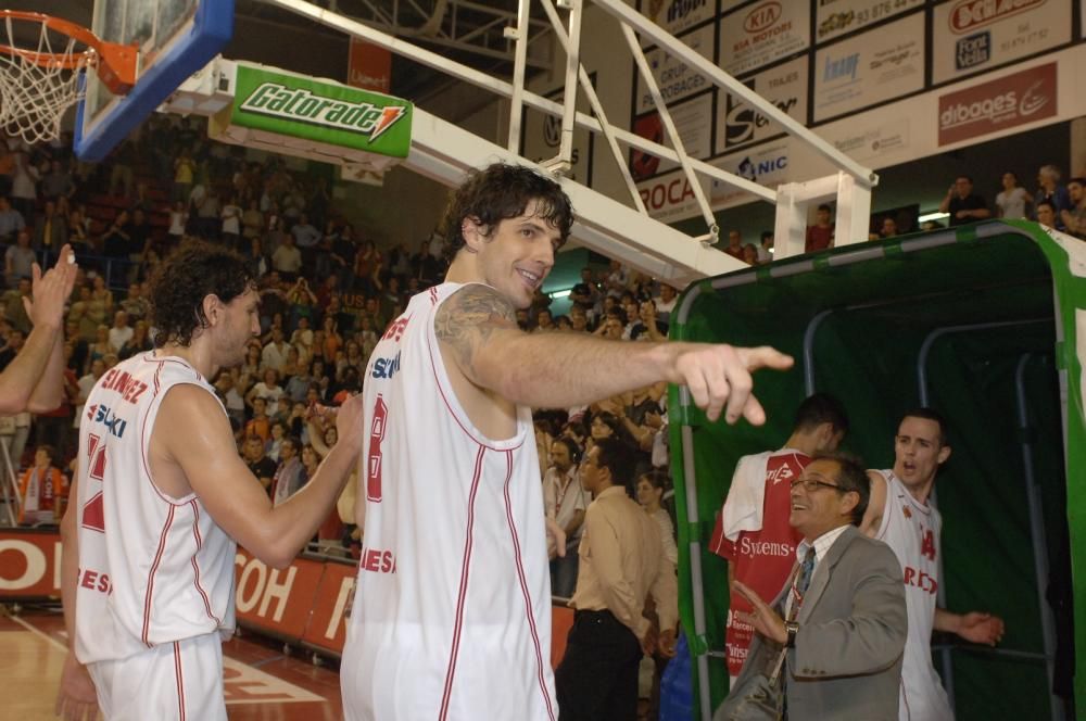 Fotos de la celebració de l'ascens a Huelva i del partit anterior al Nou Congost