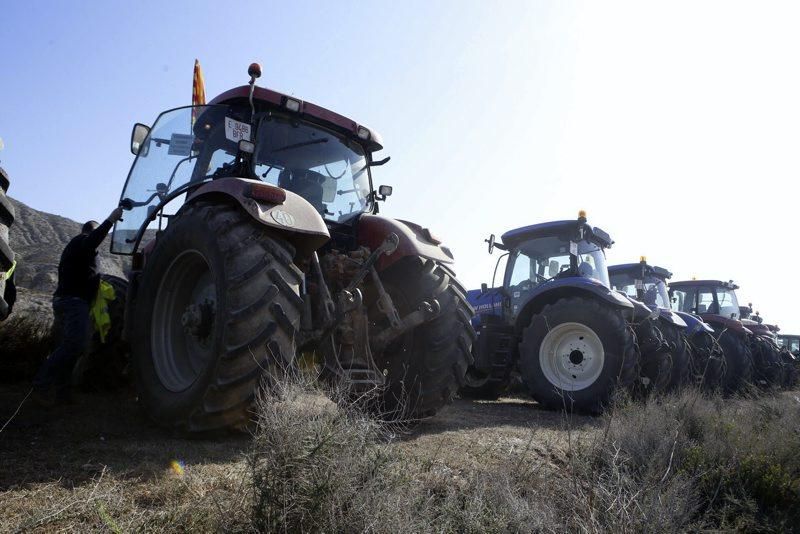 'Tractorada' por la limpieza del río Ebro