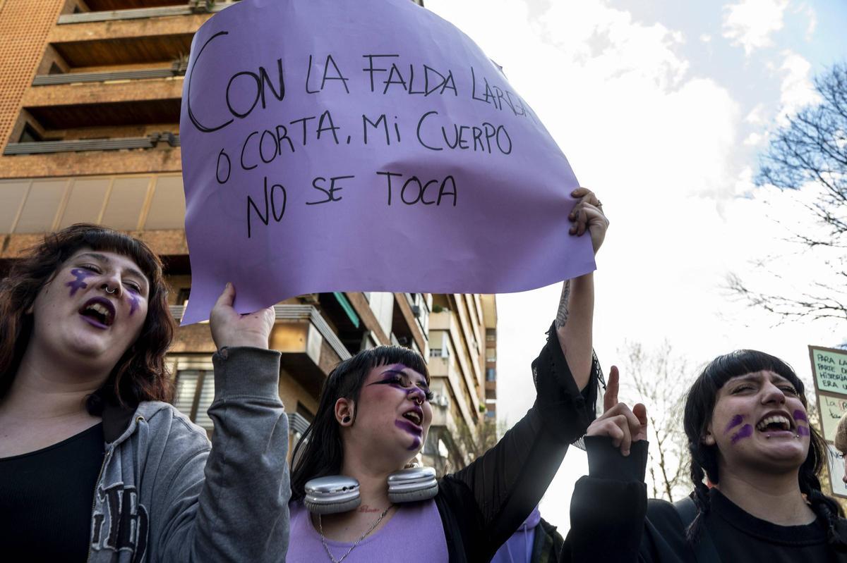 Fotogalería | El 8-M 2026 inunda las calles de Cáceres Fotogalería | El 8-M 2026 inunda las calles de Cáceres