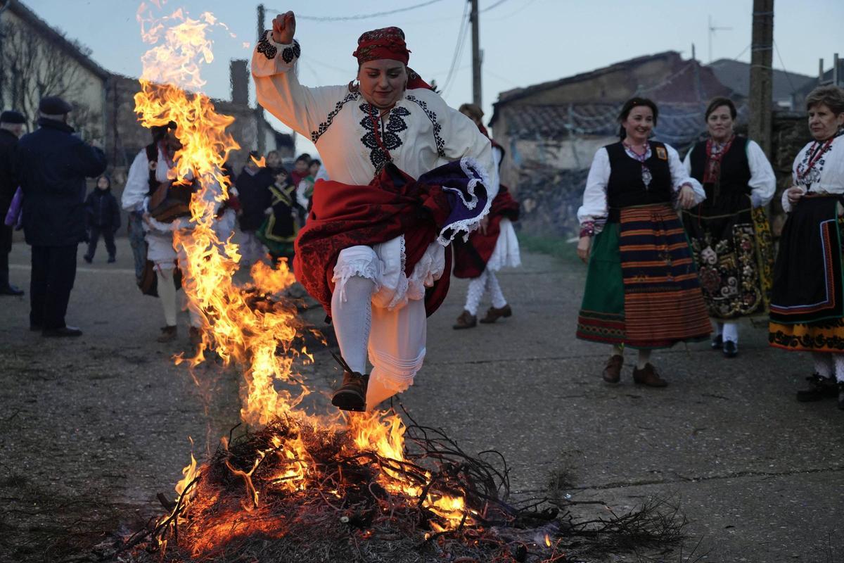 GALERÍA | Salto del piorno en Andavías contra viento y marea