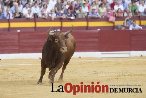 Segunda corrida de Feria: Enrique Ponce, Manzanares y Cayetano