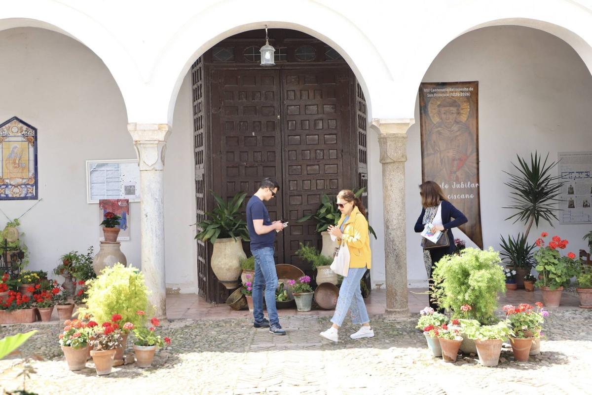 La ruta de los patios de San Pedro-Santiago, en imágenes