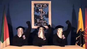  Tres miembros de ETA leen un comunicado, en septiembre del 2010
