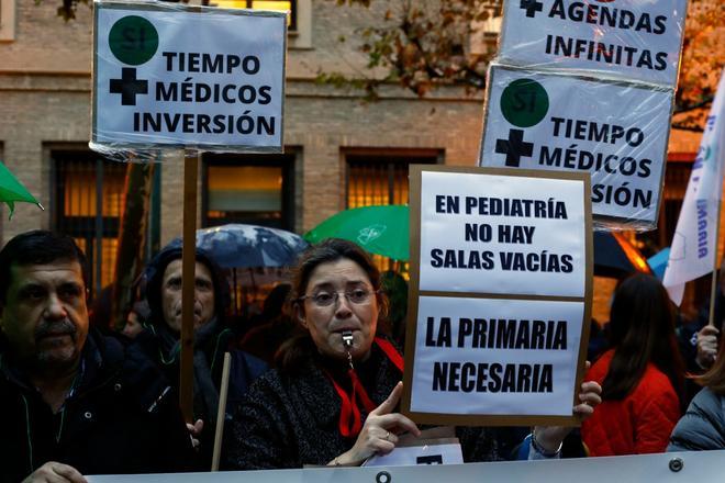 FOTOGALERÍA | Movilización de los médicos de Atención Primaria ante la DGA