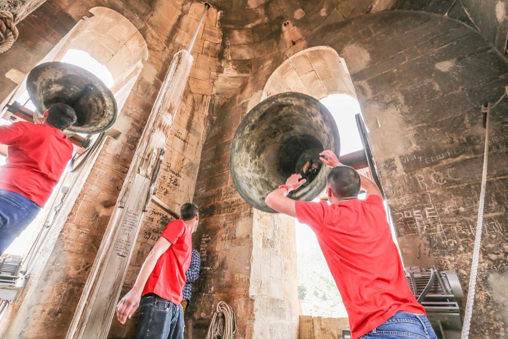 Volteo de campanas en la Iglesia de San Martín de