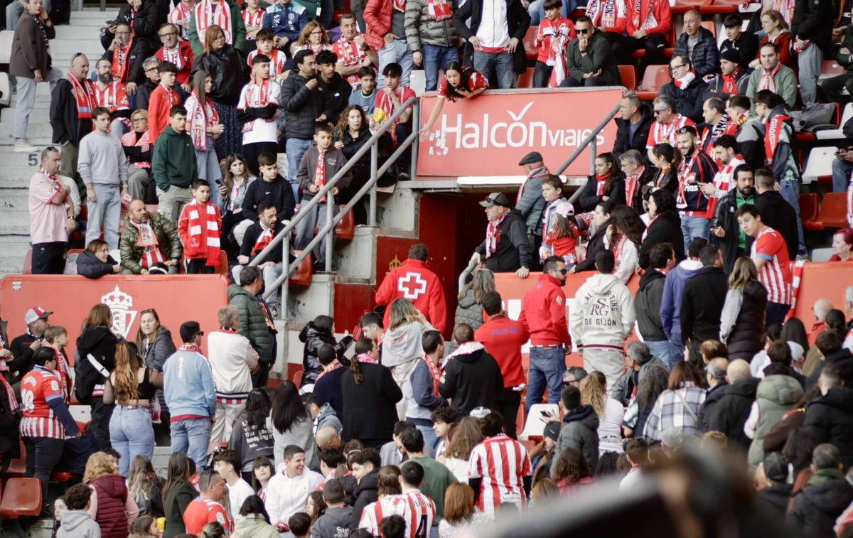 EN IMÁGENES: La suspensión del partido Sporting-Leganés por el fallecimiento de un aficionado