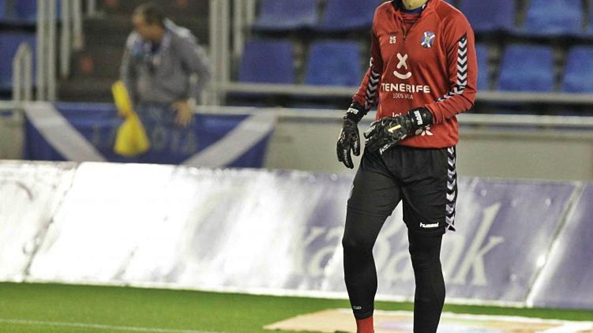 Dani Hernández, calentando antes de su último partido oficial en el Heliodoro Rodríguez López. | | LALIGA