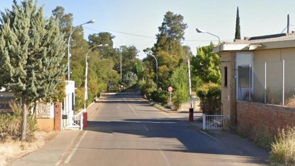 Entrada del centro sociosanitario Adolfo Díaz Ambrona de Mérida.