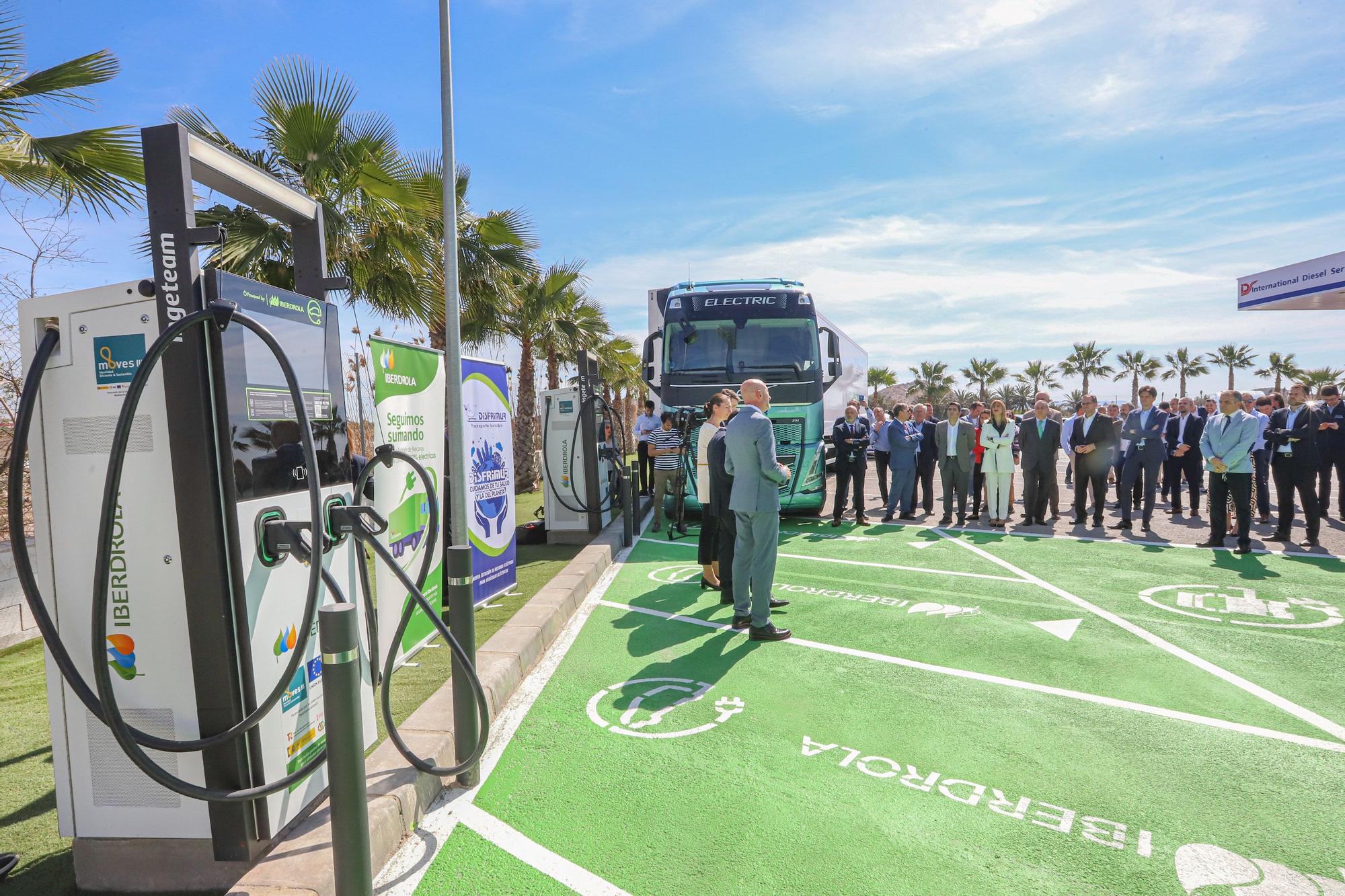 Inauguran en San Isidro el primer punto de recarga eléctrica del corredor mediterráneo para el transporte pesado