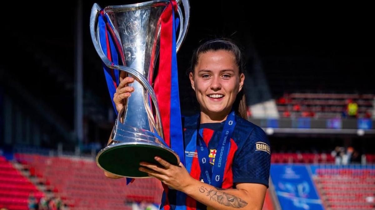 Claudia Pina con su primera Champions, en 2023